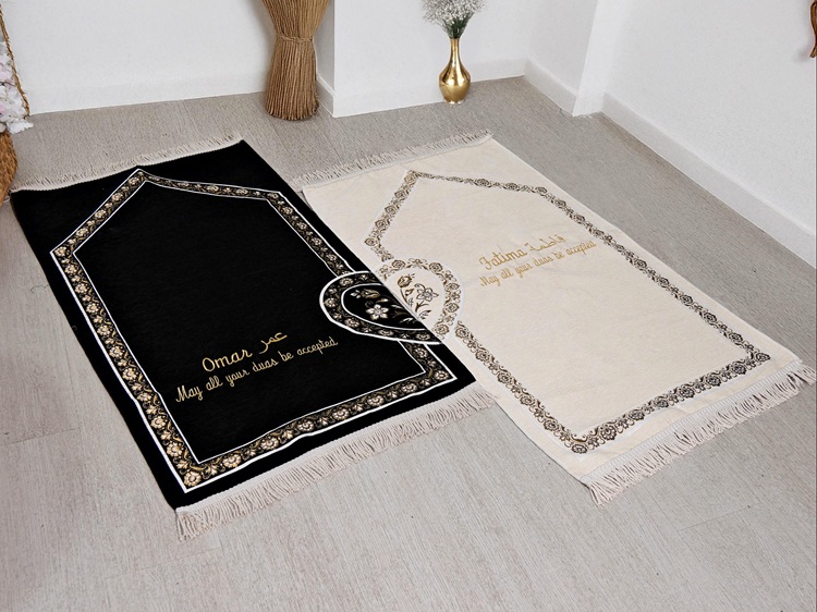 Sajadah custom untuk couple, Sumber: www.etsy.com